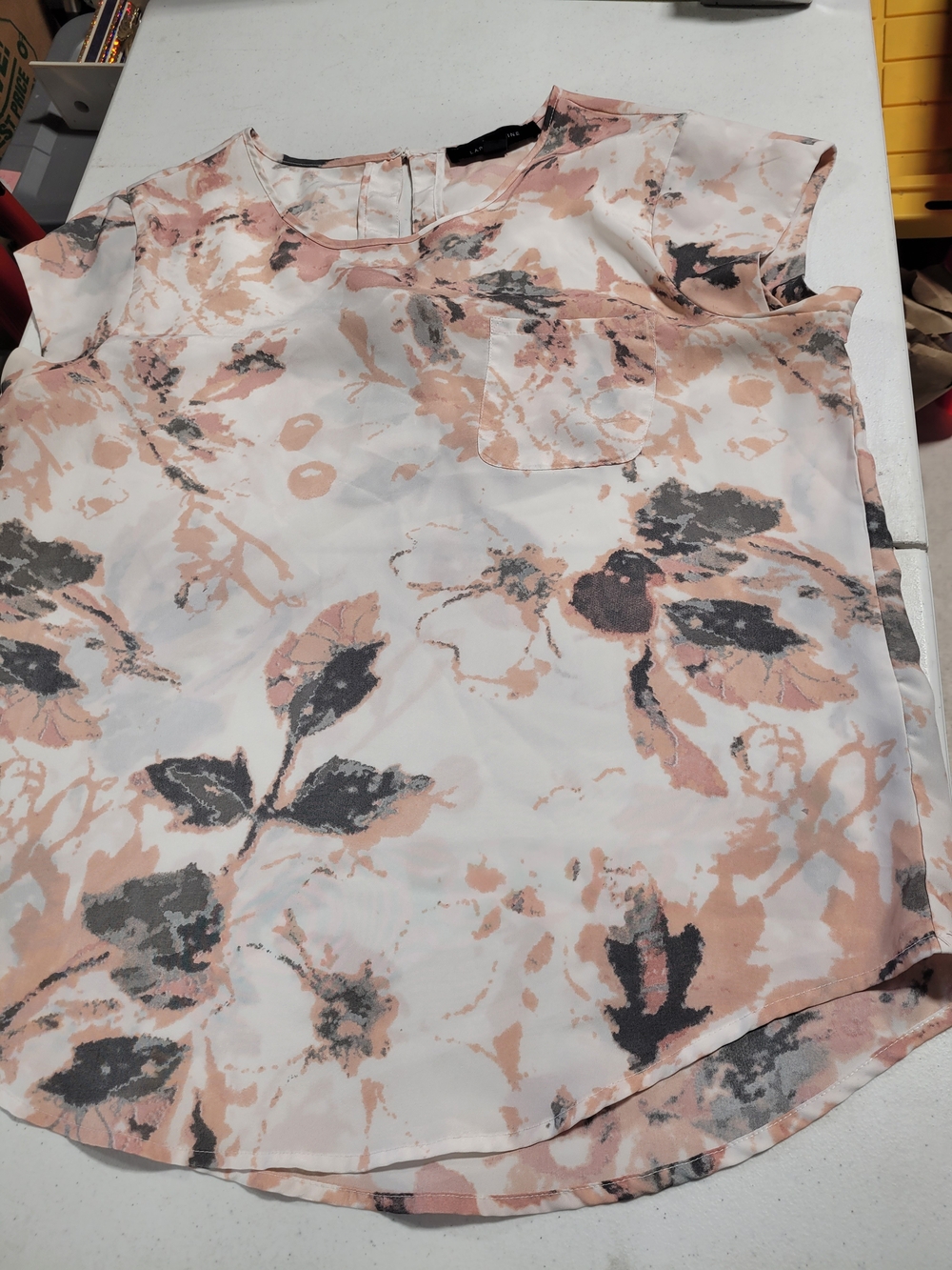 Larry Levine White Floral Print Blouse with Blush and Gray